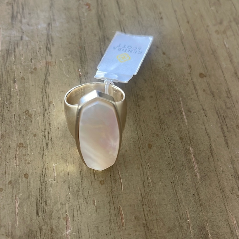 NEW Kendra Scott Kit Mother of Pearl Cocktail Ring